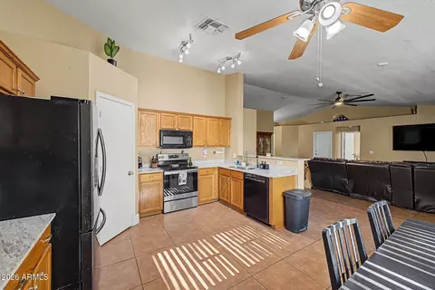 Kitchen - 854 N Hillridge --, Mesa, AZ 85207 photo 4 of 5