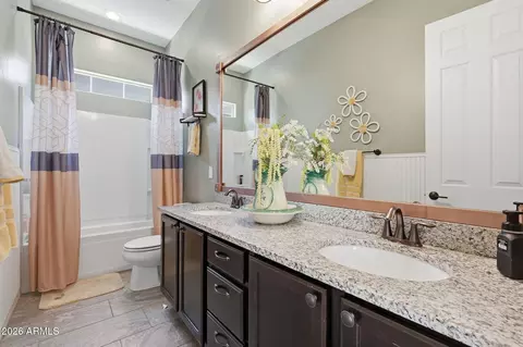 Bath - 5022 S Seton Ave, Gilbert, AZ 85298 photo 5 of 6