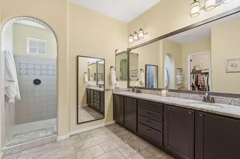 Bath - 5022 S Seton Ave, Gilbert, AZ 85298 photo 2 of 6