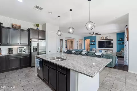 Kitchen - 5022 S Seton Ave, Gilbert, AZ 85298 photo 4 of 6