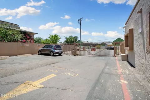 Exterior - 1320 E Bethany Home Rd #102, Phoenix, AZ 85014 photo 11 of 13
