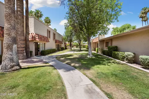 Exterior - 1320 E Bethany Home Rd #102, Phoenix, AZ 85014 photo 8 of 13