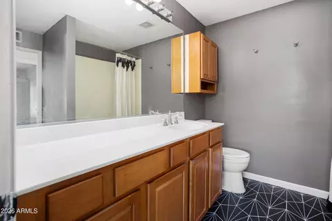 Bath - 1320 E Bethany Home Rd #102, Phoenix, AZ 85014 photo 2 of 3