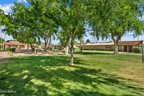Exterior - 1320 E Bethany Home Rd #102, Phoenix, AZ 85014 photo 5 of 13