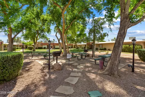 Exterior - 1320 E Bethany Home Rd #102, Phoenix, AZ 85014 photo 2 of 13