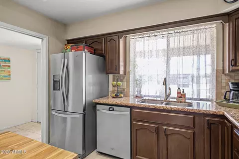 Kitchen - 8218 E Madero Ave, Mesa, AZ 85209 photo 2 of 3