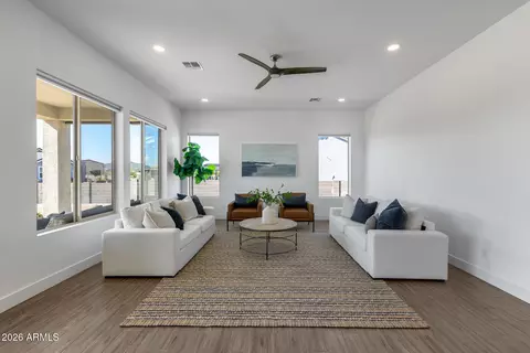 Living - 825 E Perdido Way, Phoenix, AZ 85086 photo 2 of 4