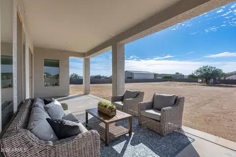 Exterior - 825 E Perdido Way, Phoenix, AZ 85086 photo 4 of 8