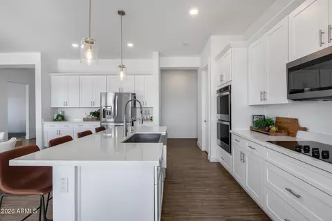 Kitchen - 825 E Perdido Way, Phoenix, AZ 85086 photo 5 of 5