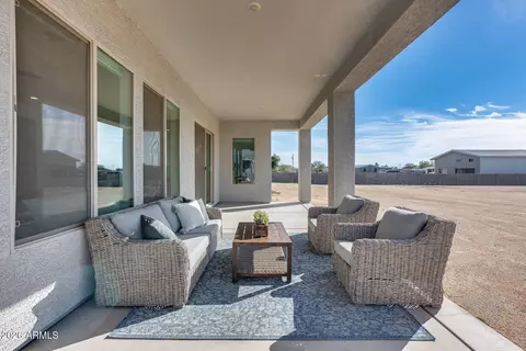 Exterior - 825 E Perdido Way, Phoenix, AZ 85086 photo 5 of 8