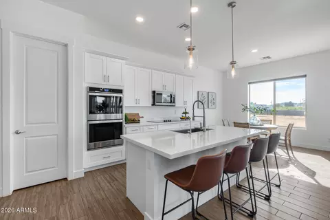 Kitchen - 825 E Perdido Way, Phoenix, AZ 85086 photo 3 of 5