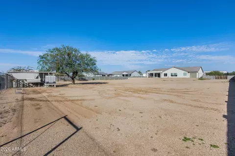 Exterior - 825 E Perdido Way, Phoenix, AZ 85086 photo 6 of 8