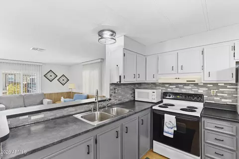1804 W Tepee St #19, Apache Junction, AZ 85120 photo 4
