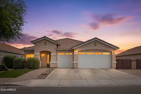 871 E Harold Dr, San Tan Valley, AZ 85140