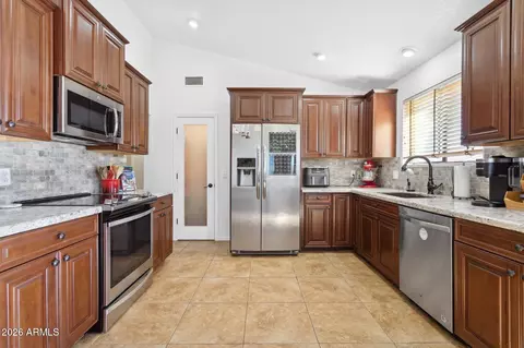 Kitchen - 1255 W Sea Shell Dr, Gilbert, AZ 85233 photo 1 of 3