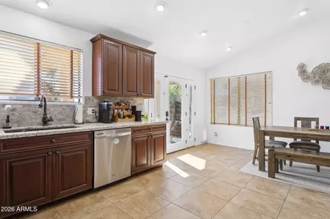 Kitchen - 1255 W Sea Shell Dr, Gilbert, AZ 85233 photo 2 of 3