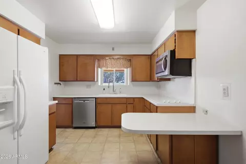 Kitchen - 6449 E Des Moines St, Mesa, AZ 85205 photo 5 of 6