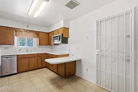 Kitchen - 6449 E Des Moines St, Mesa, AZ 85205 photo 6 of 6