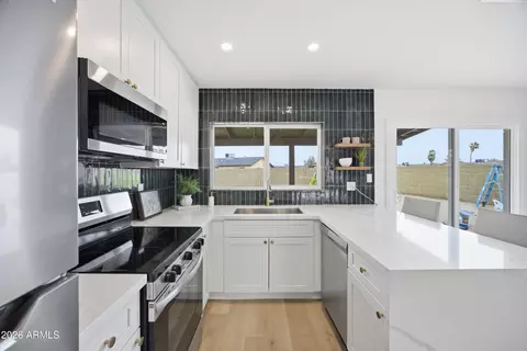 Kitchen - 4316 E Grove St, Phoenix, AZ 85040 photo 2 of 2