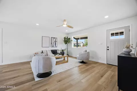 Living - 4316 E Grove St, Phoenix, AZ 85040 photo 3 of 3