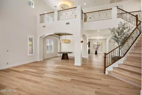 Living - 24226 N 25th St, Phoenix, AZ 85024 photo 2 of 6