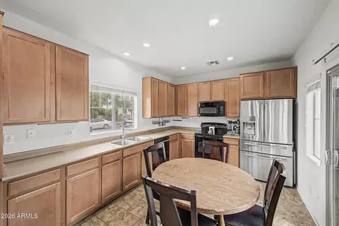 Kitchen - 435 N Ranger Trl, Gilbert, AZ 85234 photo 3 of 3