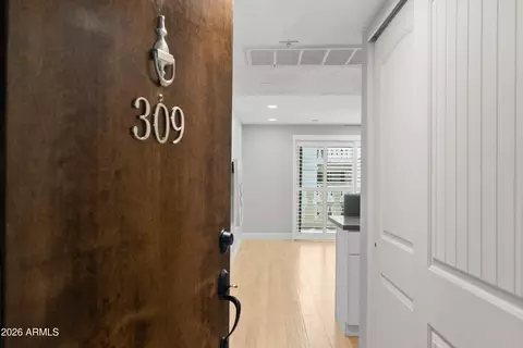 7960 E Camelback Rd #309, Scottsdale, AZ 85251