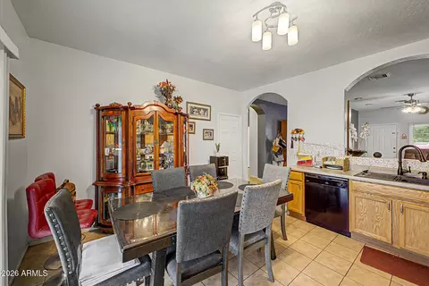 6434 S 10th Dr, Phoenix, AZ 85041 photo 9