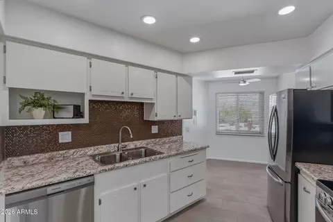 19477 N Star Ridge Dr, Sun City West, AZ 85375