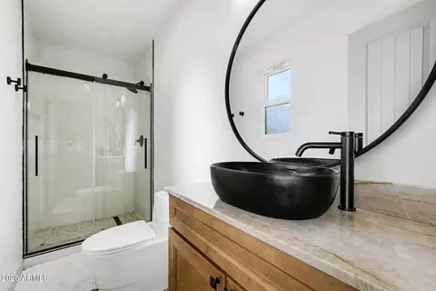 Bath - 7513 N 18th Ave, Phoenix, AZ 85021 photo 4 of 7