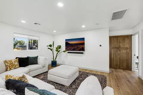Living - 7513 N 18th Ave, Phoenix, AZ 85021 photo 1 of 3