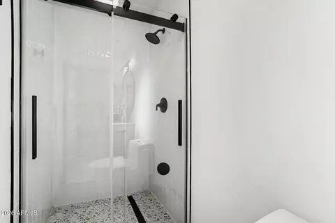 Bath - 7513 N 18th Ave, Phoenix, AZ 85021 photo 5 of 7