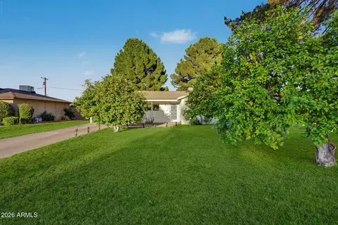 Exterior - 7513 N 18th Ave, Phoenix, AZ 85021 photo 4 of 9