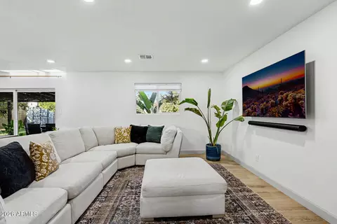 Living - 7513 N 18th Ave, Phoenix, AZ 85021 photo 2 of 3