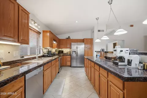 Kitchen - 2748 E Verbena Dr, Phoenix, AZ 85048 photo 2 of 5