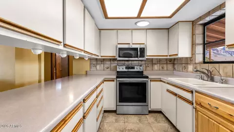 Kitchen - 5315 E Mckellips Blvd, Apache Junction, AZ 85119 photo 2 of 3