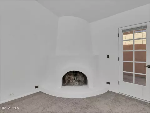Living - 1010 E Becker Ln, Phoenix, AZ 85020 photo 4 of 7