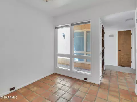 Entry Way - 1010 E Becker Ln, Phoenix, AZ 85020 photo 1 of 1