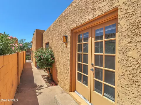 Exterior - 1010 E Becker Ln, Phoenix, AZ 85020 photo 8 of 8