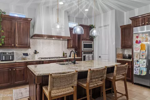 Kitchen - 2448 E Amber Ct, Gilbert, AZ 85296 photo 2 of 6