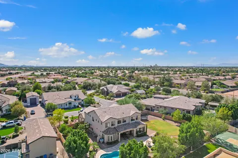 View/Area - 2448 E Amber Ct, Gilbert, AZ 85296 photo 3 of 5