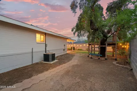 Exterior - 3839 E Vernon Ave, Phoenix, AZ 85008 photo 14 of 15