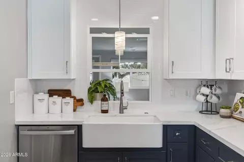 Kitchen - 3839 E Vernon Ave, Phoenix, AZ 85008 photo 2 of 5