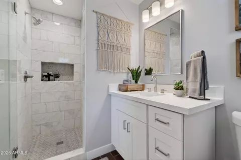Bath - 3839 E Vernon Ave, Phoenix, AZ 85008 photo 2 of 4