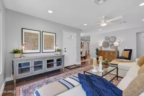 Entry Way - 3839 E Vernon Ave, Phoenix, AZ 85008 photo 1 of 2