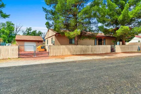 560 Siesta St #1, Clarkdale, AZ 86324
