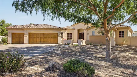 975 E County Down Dr, Chandler, AZ 85249