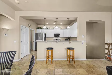 Kitchen - 3131 E Legacy Dr #2001, Phoenix, AZ 85042 photo 2 of 5