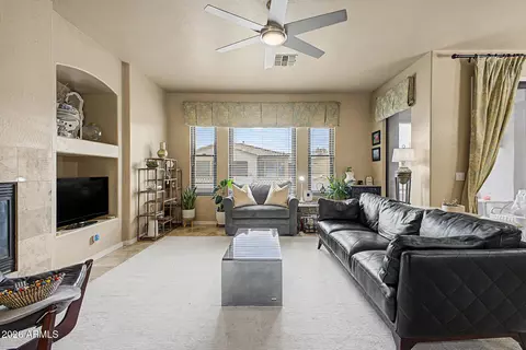 Living - 3131 E Legacy Dr #2001, Phoenix, AZ 85042 photo 2 of 4