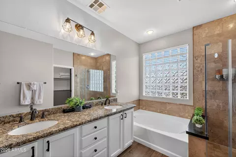 Bath - 1250 E Indigo St, Gilbert, AZ 85298 photo 1 of 6